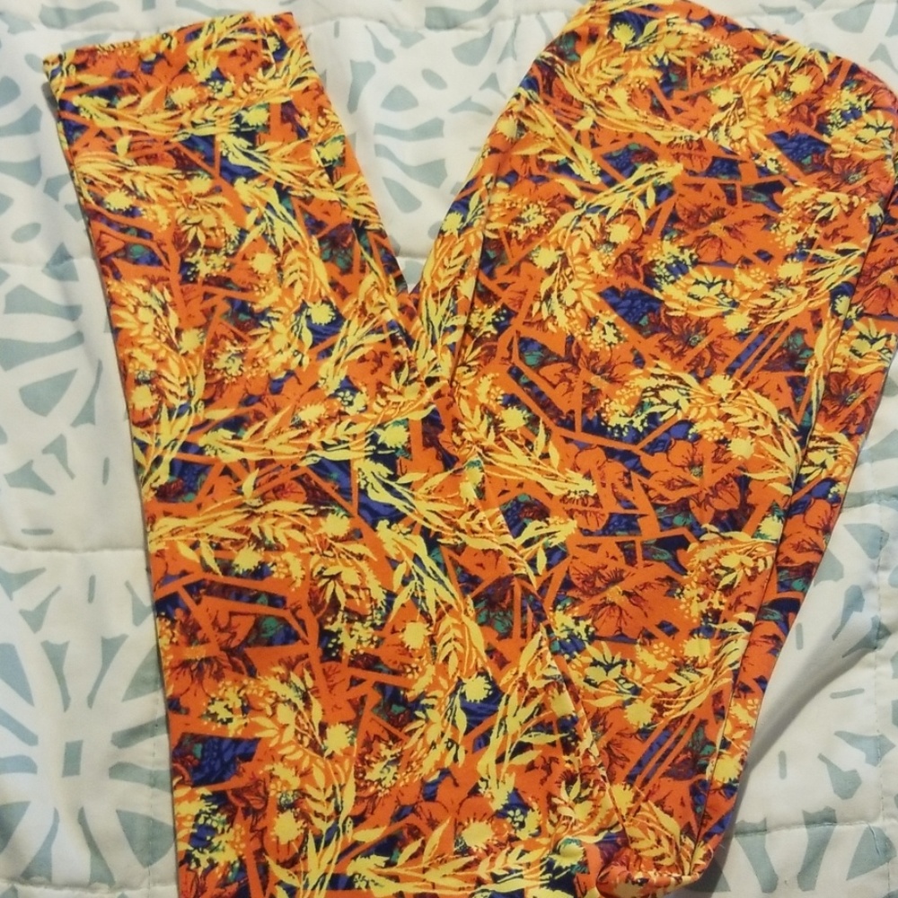 Tall abs Curvy Lularoe leggings